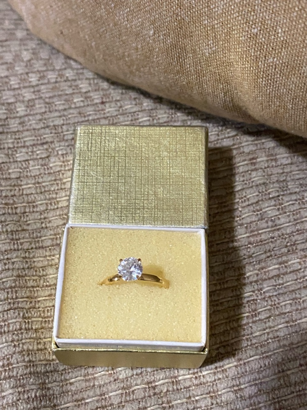 💍 NWT Classic Solitaire 1 Carat Cubic Zirconia Ring in 14KT Yellow Gold